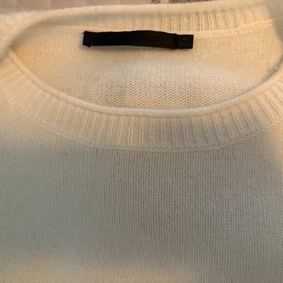 Jenni Kayne Everyday Sweater size Medium.  No marks, mint condition - Picture 2 of 2